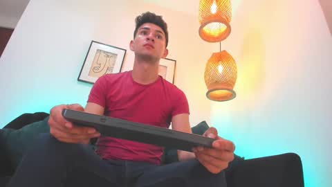 Snapshot of marcus_fire chatting on March 6, 3:35 am marcus_fire online show from March 6, 3:35 am