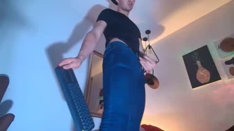 Snapshot of marcus_fire chatting on October 17, 12:25 am marcus_fire online show from October 17, 12:25 am