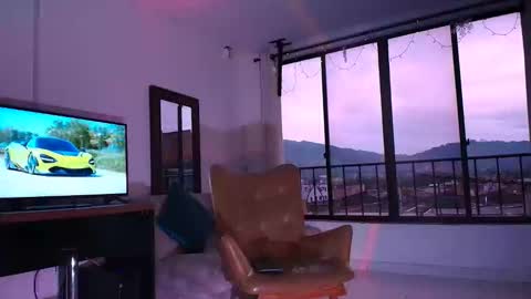 Snapshot of marcus_fire chatting on November 24, 11:43 am marcus_fire online show from November 24, 11:43 am