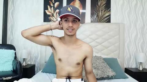 Snapshot of marcus_jeron chatting on October 27, 7:18 pm marcus_jeron online show from October 27, 7:18 pm