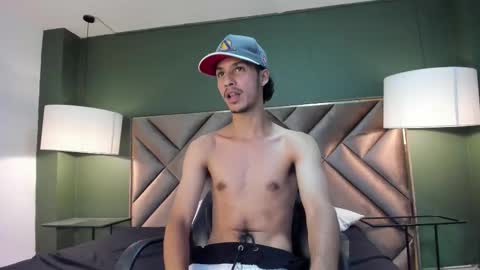 Snapshot of marcus_jeron chatting on November 7, 4:01 am marcus_jeron online show from November 7, 4:01 am