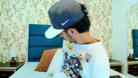 Snapshot of marcus_jeron chatting on November 17, 8:36 pm marcus_jeron online show from November 17, 8:36 pm