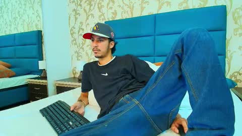 Snapshot of marcus_jeron chatting on November 20, 11:15 pm marcus_jeron online show from November 20, 11:15 pm