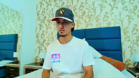 Snapshot of marcus_jeron chatting on November 24, 9:14 pm marcus_jeron online show from November 24, 9:14 pm