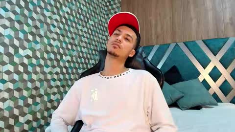 Snapshot of marcus_jeron chatting on November 29, 6:55 pm marcus_jeron online show from November 29, 6:55 pm