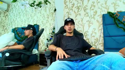 Snapshot of marcus_jeron chatting on December 2, 11:00 pm marcus_jeron online show from December 2, 11:00 pm