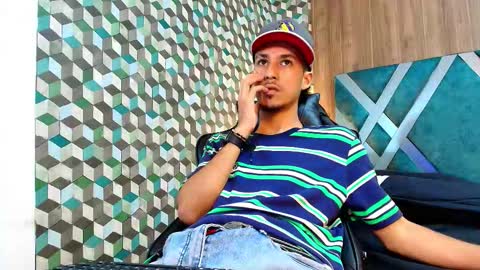 Snapshot of marcus_jeron chatting on December 14, 10:03 pm marcus_jeron online show from December 14, 10:03 pm