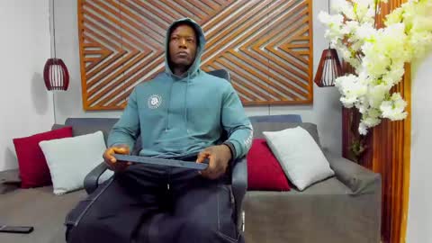 Snapshot of marcusblack_ chatting on May 9, 1:38 pm Marcusssss online show from May 9, 1:38 pm