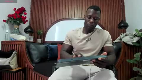 Snapshot of marcusblack_ chatting on July 9, 12:31 pm Marcusssss online show from July 9, 12:31 pm