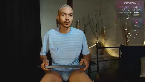 Snapshot of marcusrain_ chatting on November 8, 7:23 pm Marcus online show from November 8, 7:23 pm