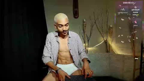 Snapshot of marcusrain_ chatting on November 13, 10:30 pm Marcus online show from November 13, 10:30 pm