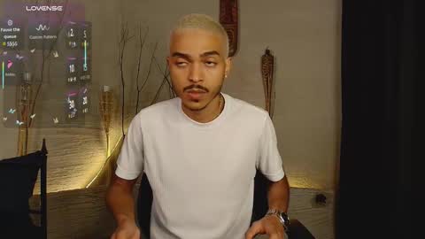 Snapshot of marcusrain_ chatting on November 18, 7:18 pm Marcus online show from November 18, 7:18 pm