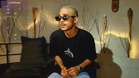 Snapshot of marcusrain_ chatting on November 23, 7:35 pm Marcus online show from November 23, 7:35 pm