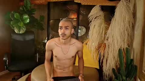 Snapshot of marcusrain_ chatting on November 24, 10:42 pm Marcus online show from November 24, 10:42 pm