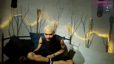 Snapshot of marcusrain_ chatting on December 4, 3:49 am Marcus online show from December 4, 3:49 am