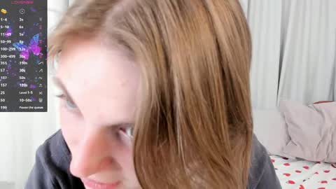 Mia online show from April 17, 7:17 pm