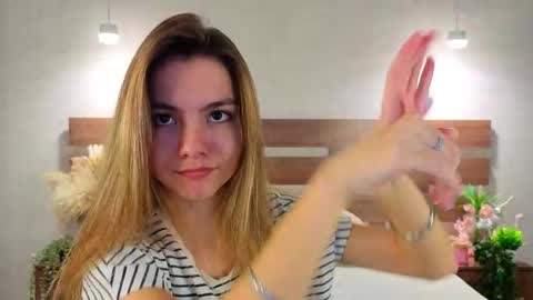 Snapshot of margiedavidson chatting on February 12, 8:42 am Call me Margie33 online show from February 12, 8:42 am