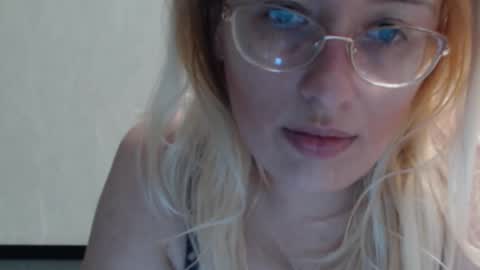 margo_shine online show from December 1, 5:40 pm