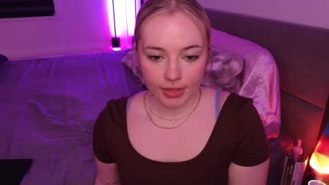 margot_robbie7 online show from March 11, 12:16 am