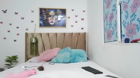 Snapshot of mari_curls chatting on September 20, 3:29 am mari_curls online show from September 20, 3:29 am