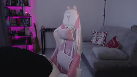 mari moore online show from January 13, 8:30 am