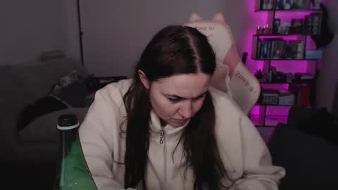 mari moore online show from February 17, 7:16 am