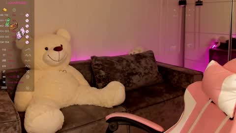 Snapshot of mari_nett chatting on January 22, 8:38 pm mari_nett online show from January 22, 8:38 pm