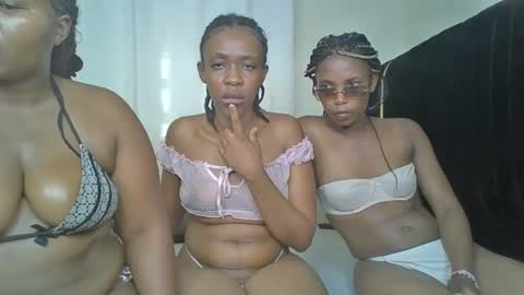 maria_dally online show from December 6, 11:11 am