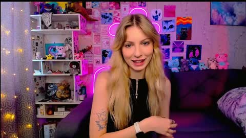 Snapshot of maria_hunt chatting on February 8, 3:30 am Maria online show from February 8, 3:30 am