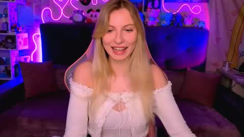 Snapshot of maria_hunt chatting on November 12, 2:45 am Maria online show from November 12, 2:45 am