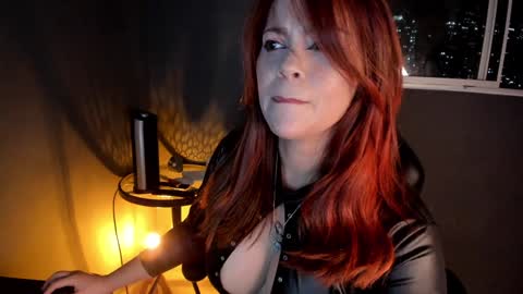 Maria Isabell  online show from February 3, 1:30 am