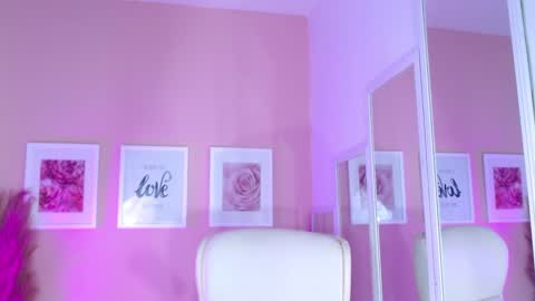 Snapshot of maria_jones chatting on December 16, 2:16 pm Instagram soymj01 online show from December 16, 2:16 pm