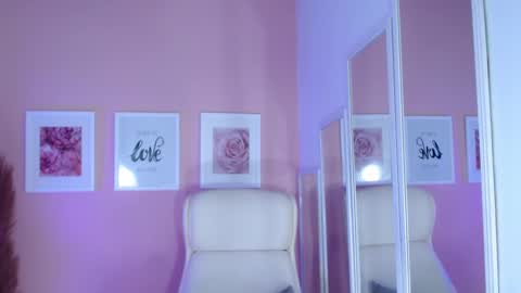 Snapshot of maria_jones chatting on December 26, 4:36 pm Instagram soymj01 online show from December 26, 4:36 pm