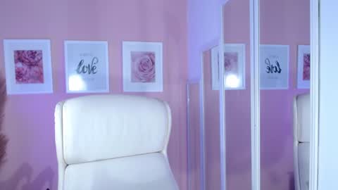 Snapshot of maria_jones chatting on December 28, 2:21 pm Instagram soymj01 online show from December 28, 2:21 pm