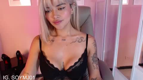 Snapshot of maria_jones chatting on September 17, 1:46 pm Instagram soymj01 online show from September 17, 1:46 pm