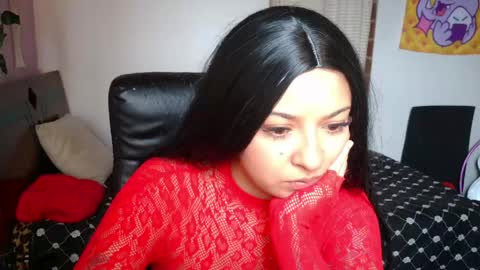 Snapshot of mariaajuana_ chatting on May 25, 4:35 pm mariaajuana_ online show from May 25, 4:35 pm