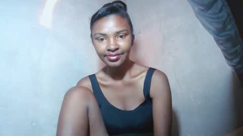 Snapshot of mariah586 chatting on November 3, 2:24 am Maria online show from November 3, 2:24 am