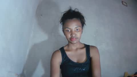 Snapshot of mariah586 chatting on November 5, 11:10 am Maria online show from November 5, 11:10 am