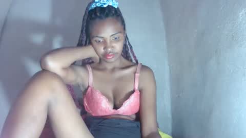 Snapshot of mariah586 chatting on November 14, 10:14 am Maria online show from November 14, 10:14 am