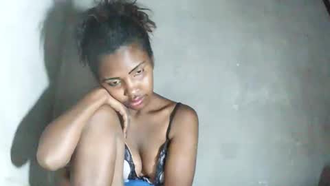 Snapshot of mariah586 chatting on December 4, 11:24 pm Maria online show from December 4, 11:24 pm