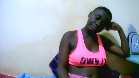 Snapshot of mariah_lovely chatting on April 27, 8:29 pm mariah_lovely online show from April 27, 8:29 pm