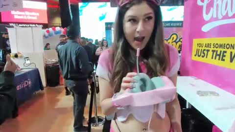 Snapshot of mariahpinkkitty chatting on January 18, 11:00 pm Pinkkitty online show from January 18, 11:00 pm