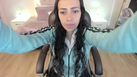 Snapshot of mariam_lopez__ chatting on May 24, 3:11 am Mariam online show from May 24, 3:11 am