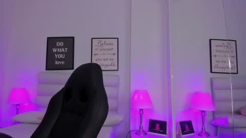 Mariam online show from December 6, 7:34 pm