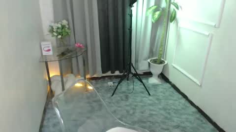 Snapshot of mariamercedesxxx chatting on February 6, 3:31 pm maria online show from February 6, 3:31 pm