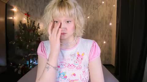 Snapshot of mariamilkis chatting on January 13, 1:22 am Maria online show from January 13, 1:22 am