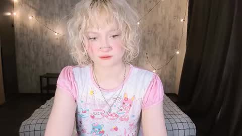 Snapshot of mariamilkis chatting on February 3, 12:09 am Maria online show from February 3, 12:09 am