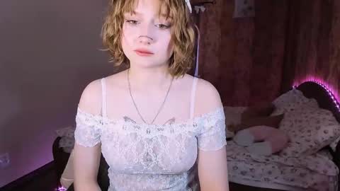 Snapshot of mariamilkis chatting on February 21, 1:45 pm Maria online show from February 21, 1:45 pm