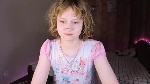 Snapshot of mariamilkis chatting on February 25, 12:31 am Maria online show from February 25, 12:31 am