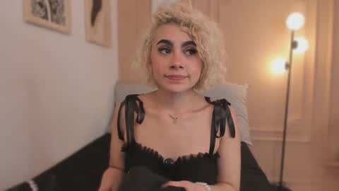 Marian online show from February 19, 7:21 pm